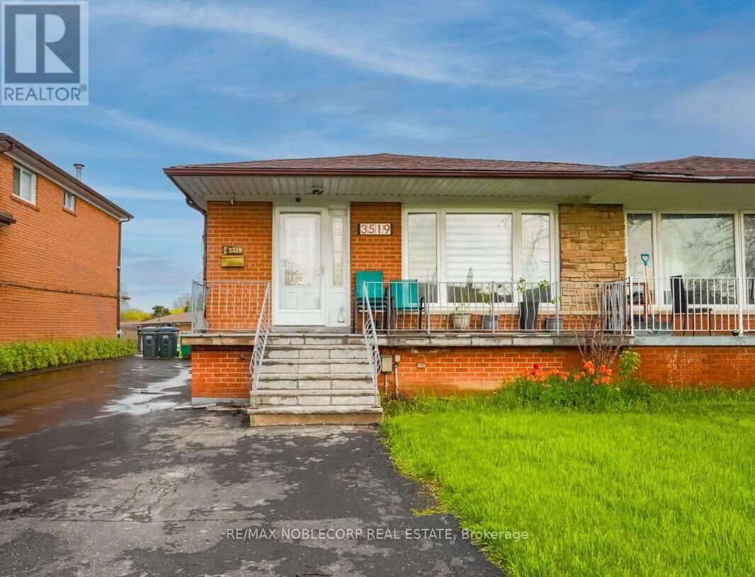 Property Photo:  3519 Laddie Crescent  ON L4T 1N2 