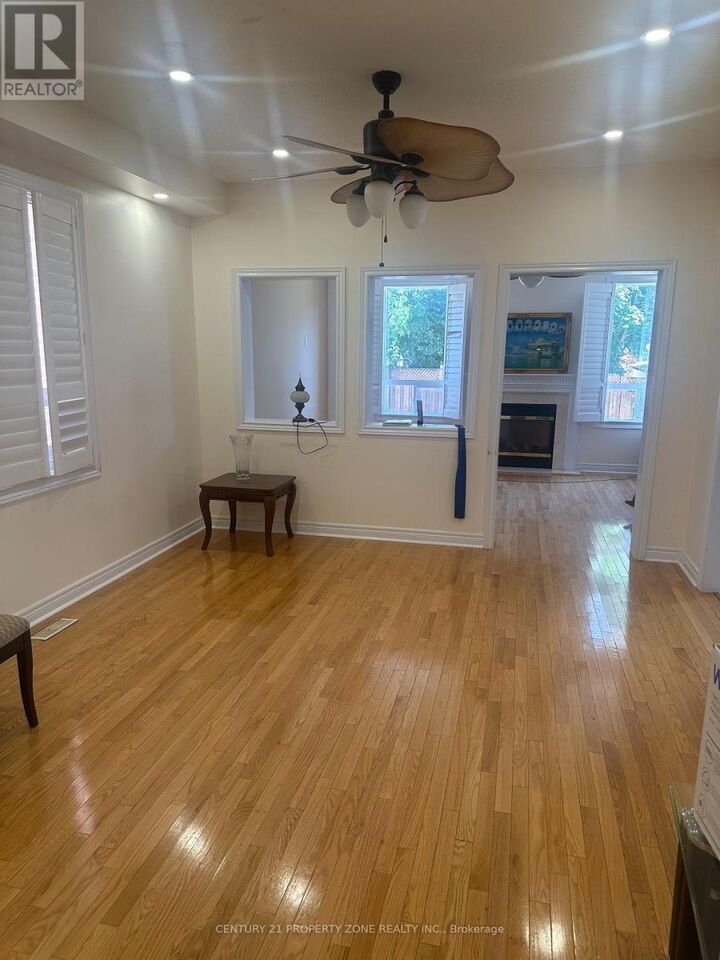 Property Photo:  39 Bellflower Lane  ON L6S 6K1 