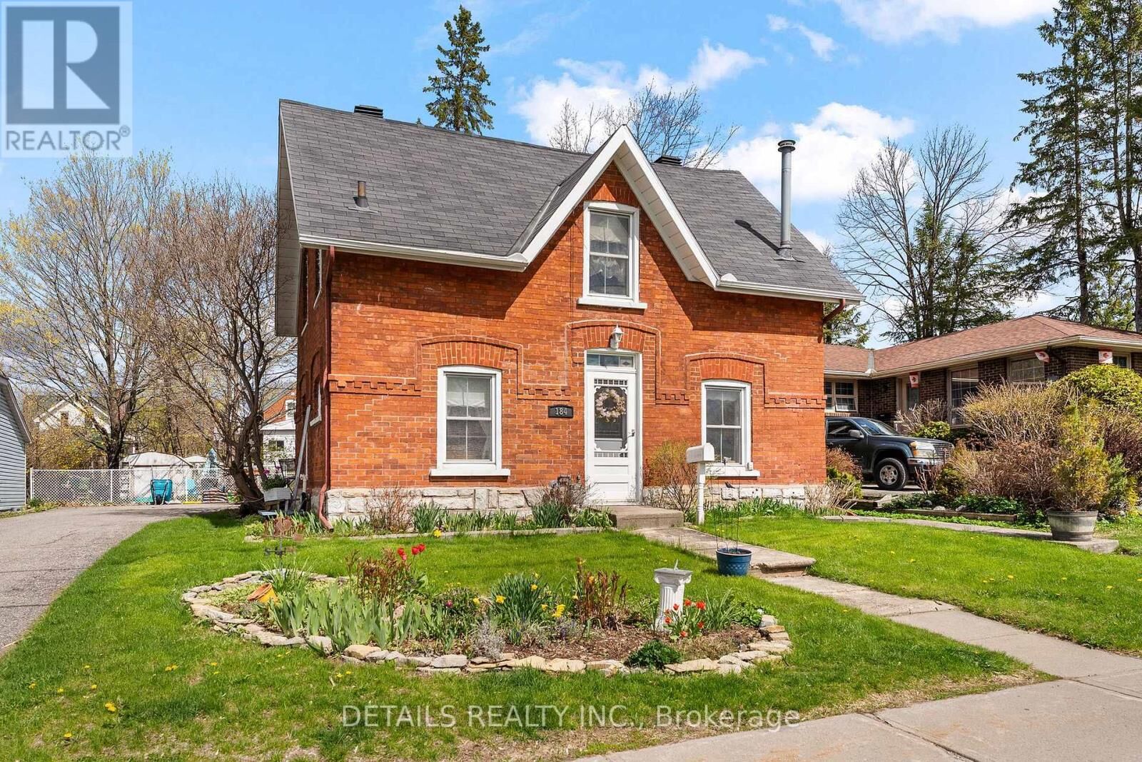 Property Photo:  184 Augusta Street  ON K0A 1L0 