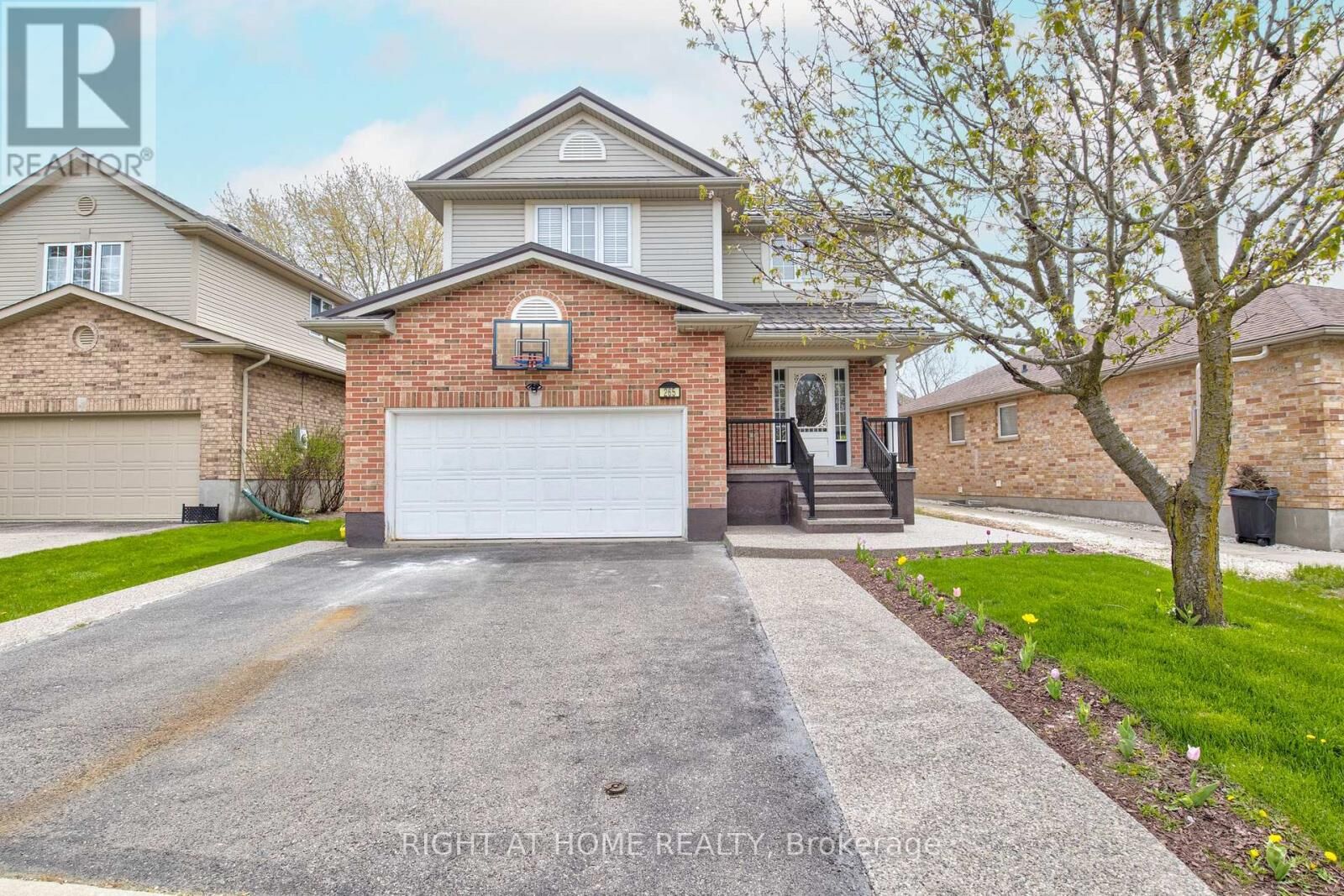 Property Photo:  265 Dearborn Boulevard  ON N2J 4Y6 