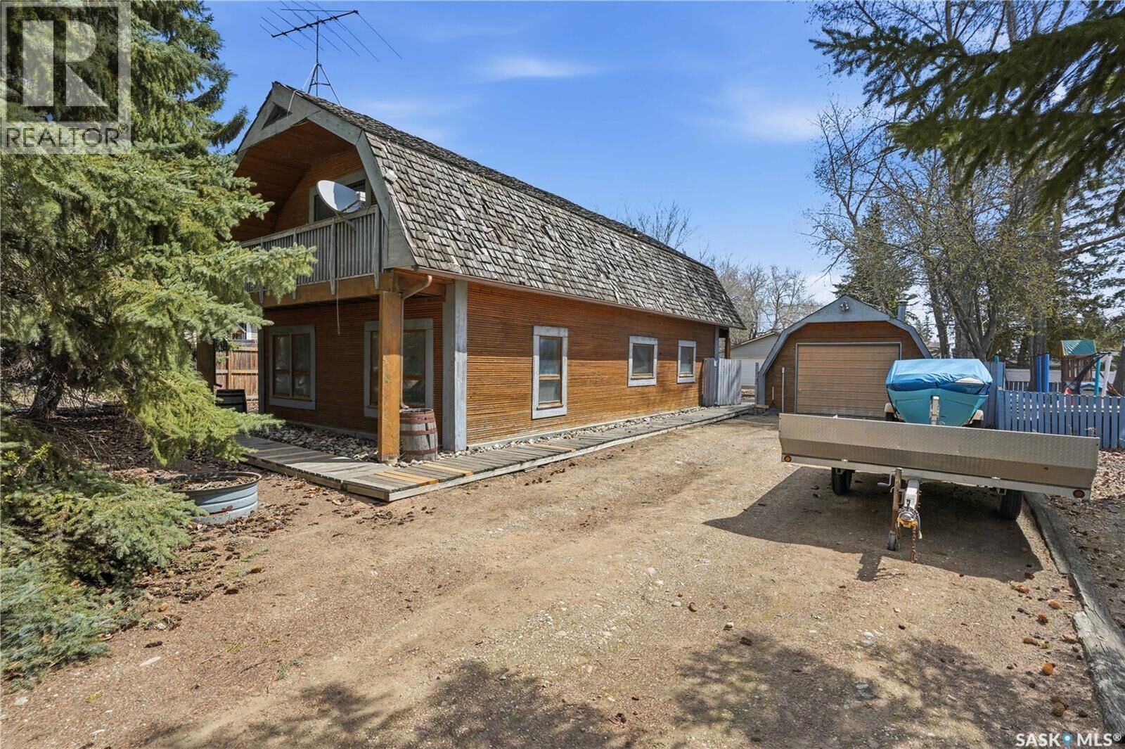 Property Photo:  17 McCordick Street  SK S7C 0A1 
