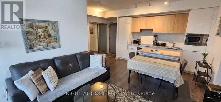 Property Photo:  20 O'Neill Road 527  ON M3C 0R2 