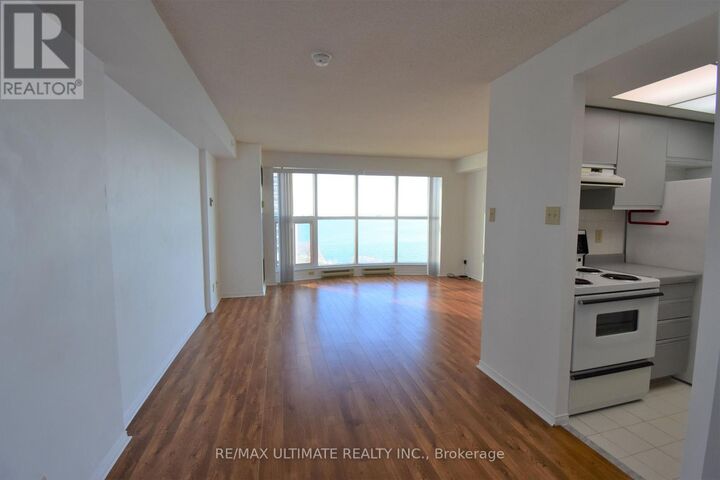 Property Photo:  99 Harbour Square 1503  ON M5J 2H2 