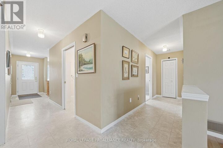 Property Photo:  20 Pinegrove Court  ON K8N 5X9 