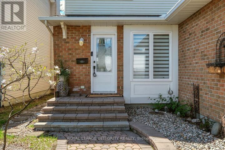 Property Photo:  1575 Des Grives Crescent  ON K1C 5C2 