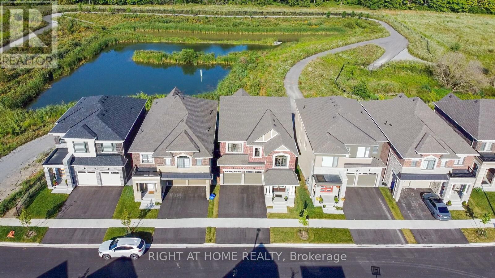 Property Photo:  3281 Turnstone Boulevard  ON L1X 0M9 