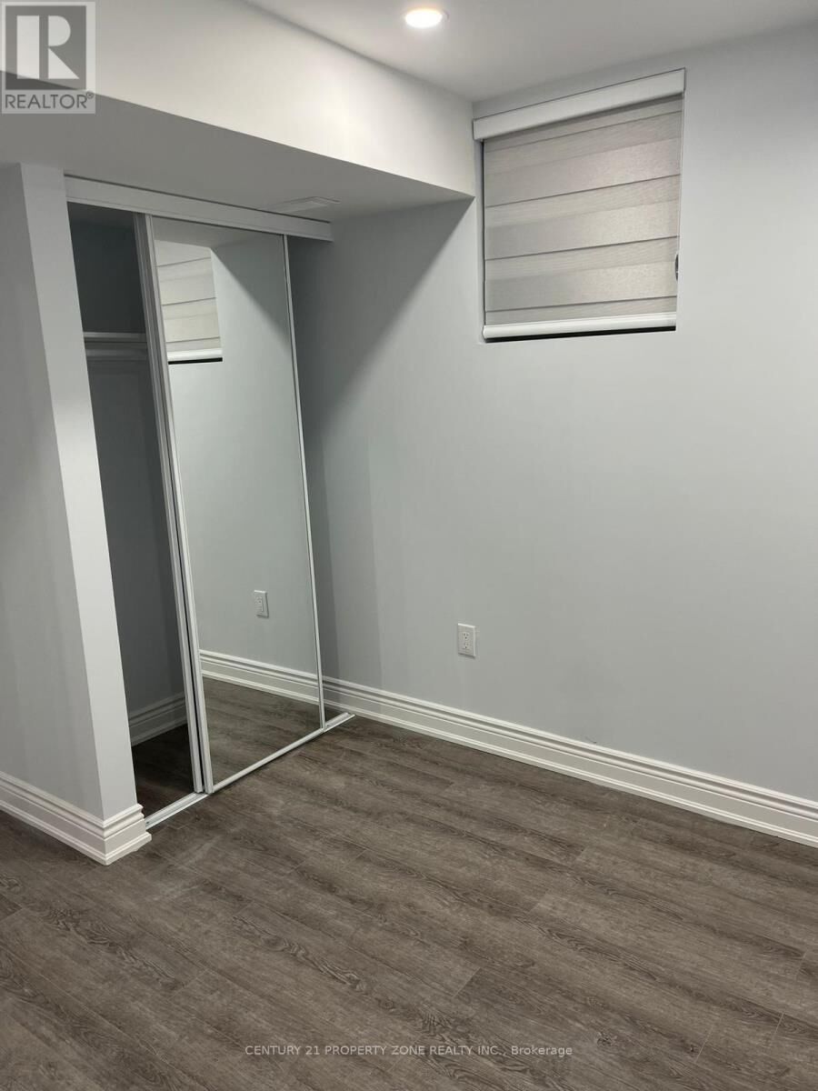 Property Photo:  8 Lanark Circle  ON L6X 5L3 