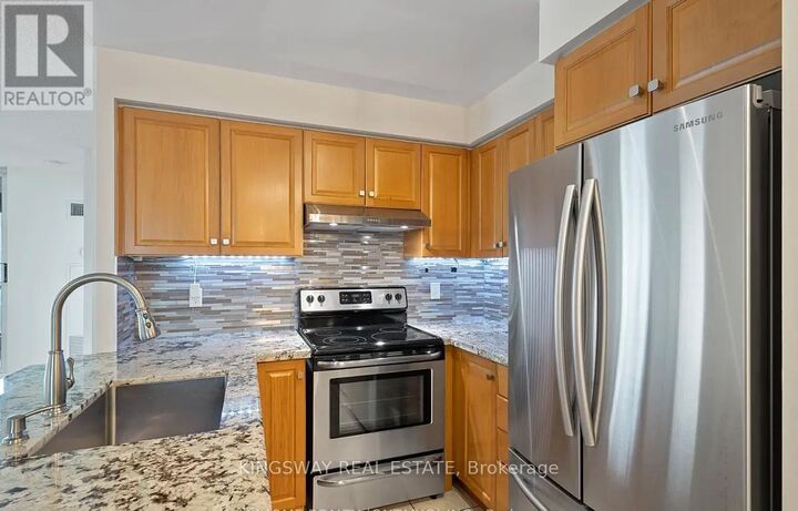 Property Photo:  7 Lorraine Drive 2303  ON M2N 7H2 