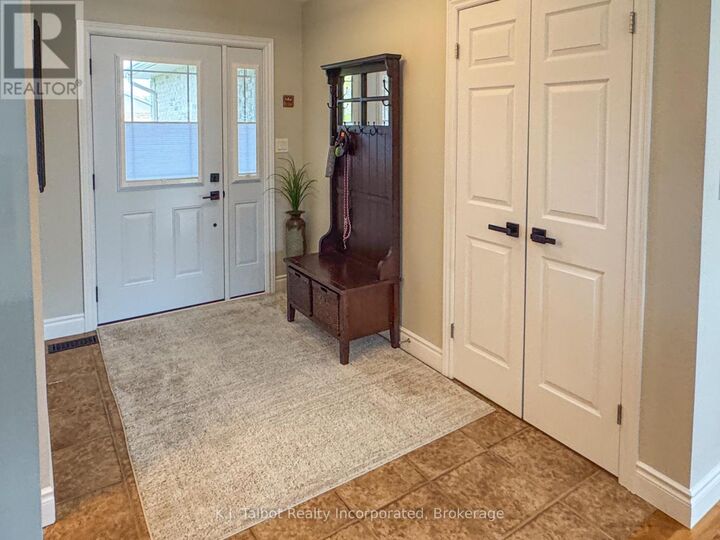 Property Photo:  11 Lee Crescent  ON N7A 4L3 