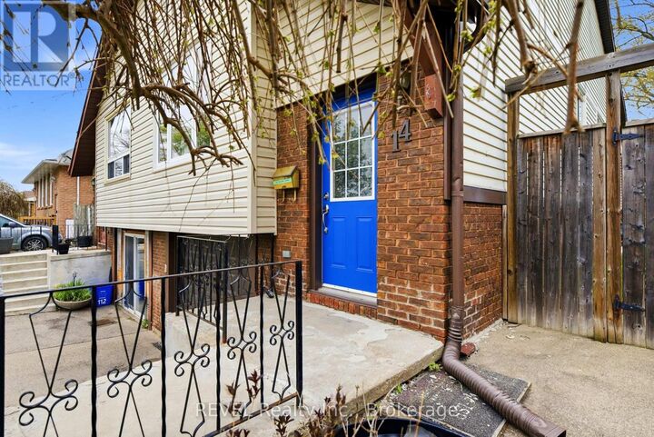 Property Photo:  14 Deborah Court  ON L2P 3R6 