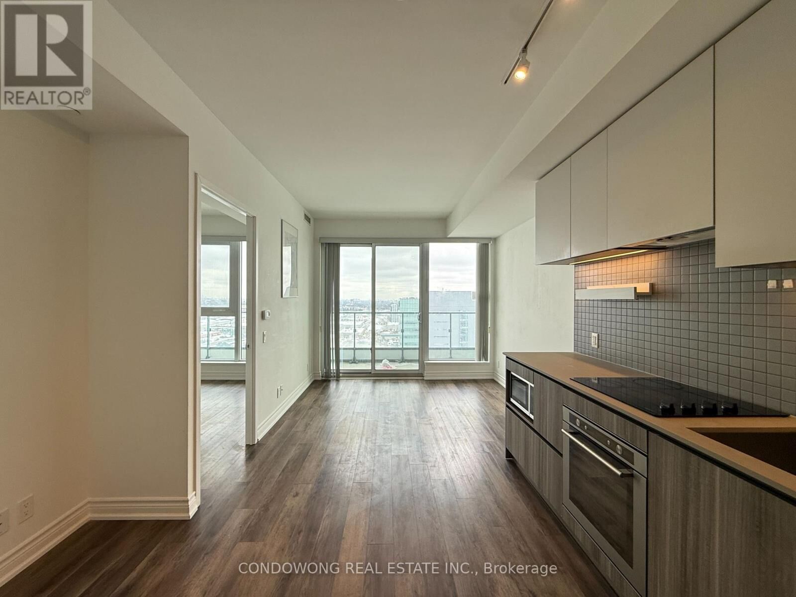 Property Photo:  5 Buttermill Avenue 2606  ON L4K 0J5 