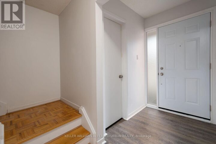 Property Photo:  11 Plaisance Road 37  ON L4C 5H1 