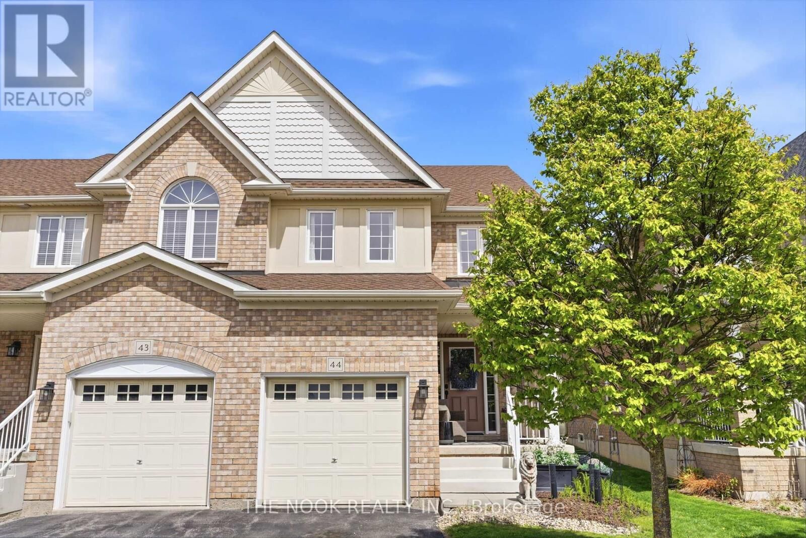 Property Photo:  460 Woodmount Drive 44  ON L1K 0K4 