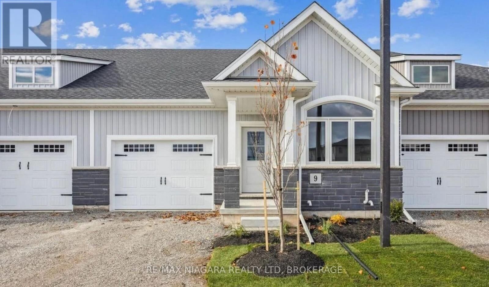 Property Photo:  9 Wiley Trail  ON L3C 0K5 