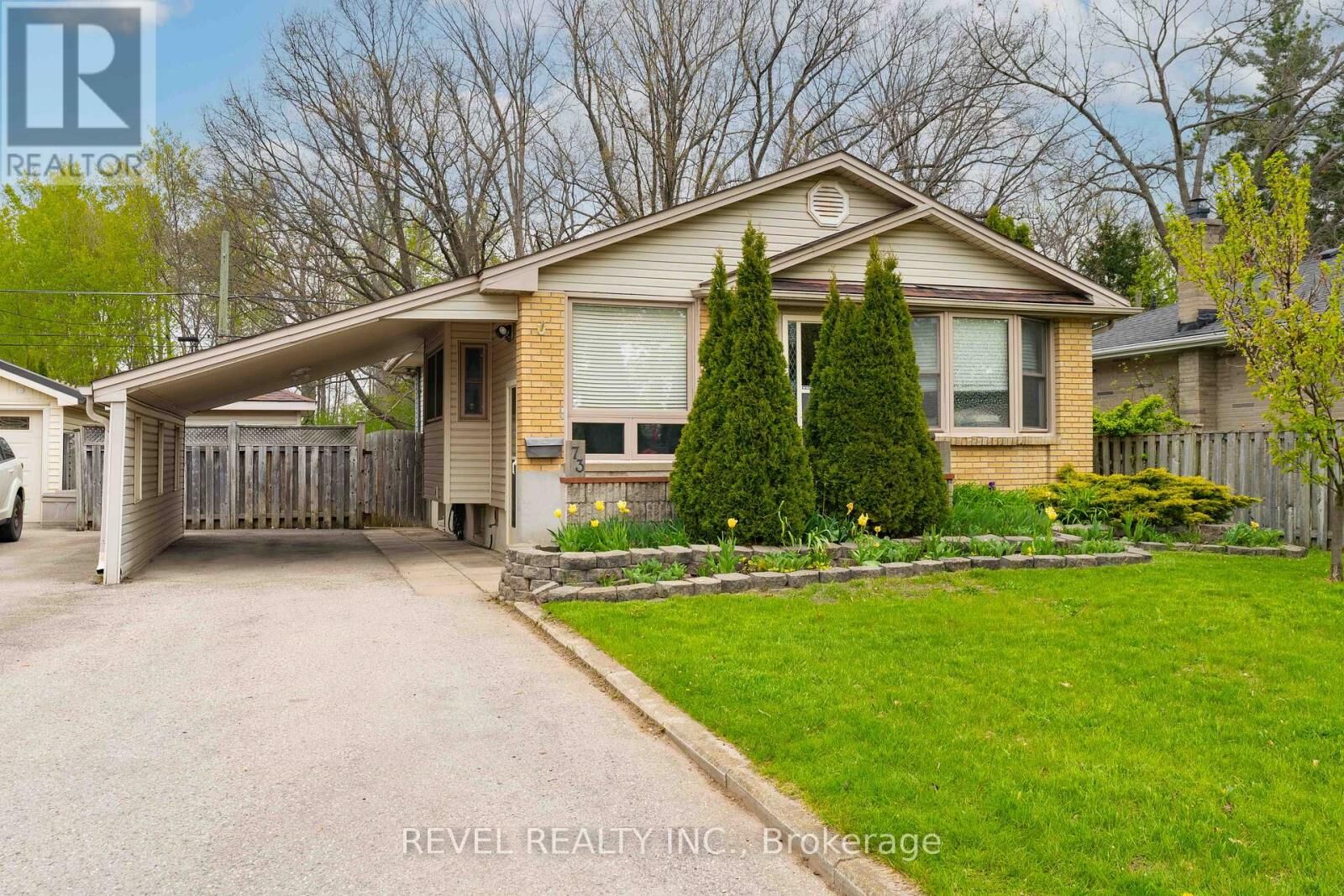 Property Photo:  73 Queenston Crescent  ON N5W 1N7 