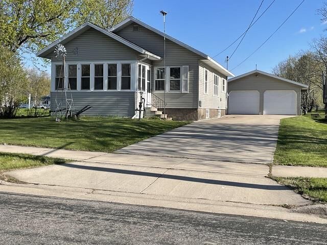 Property Photo: 915 Western Street WI 54449
