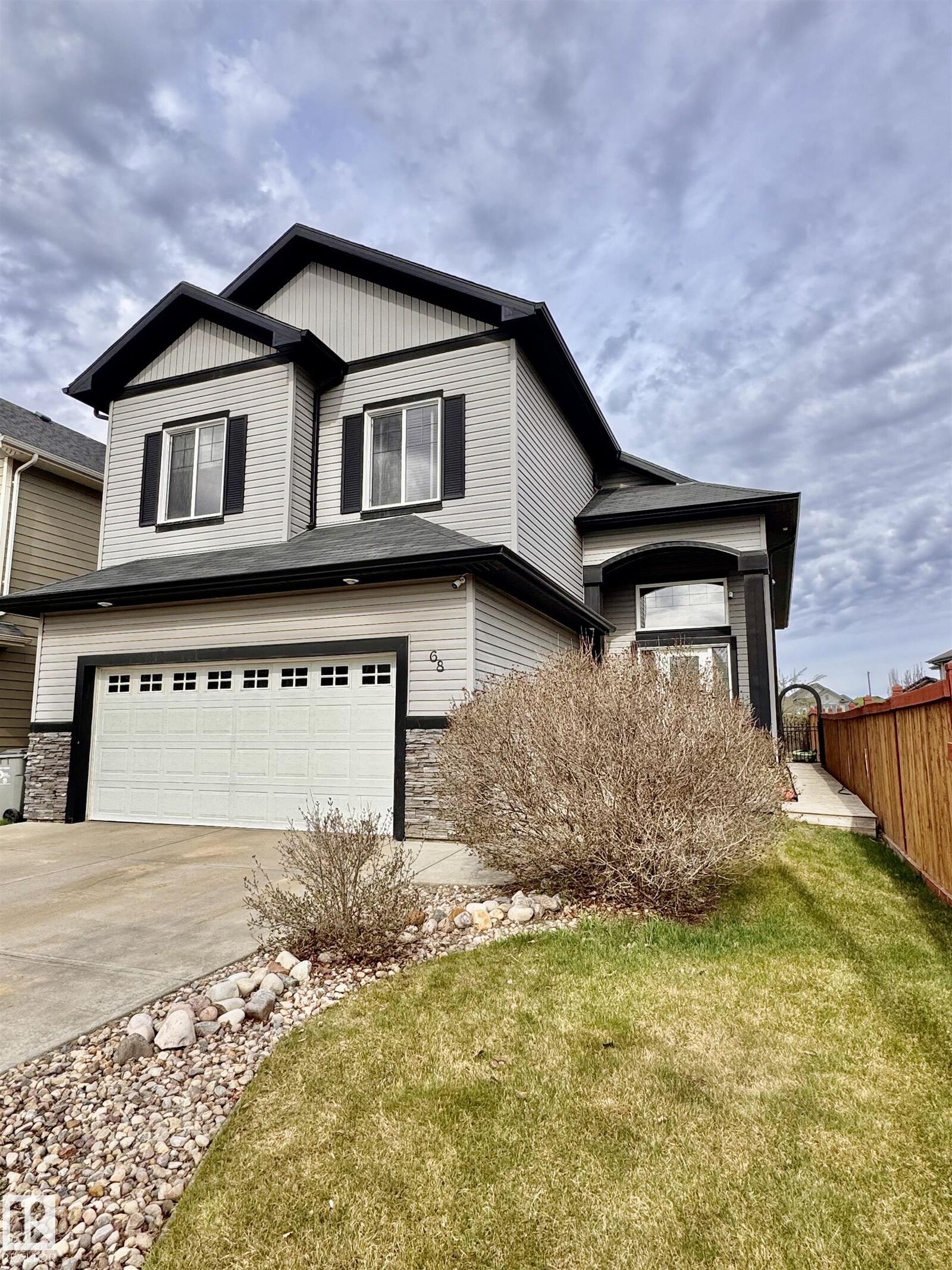 Photo de la propriété:  68 Rue Madelene  AB T4X 0E9 