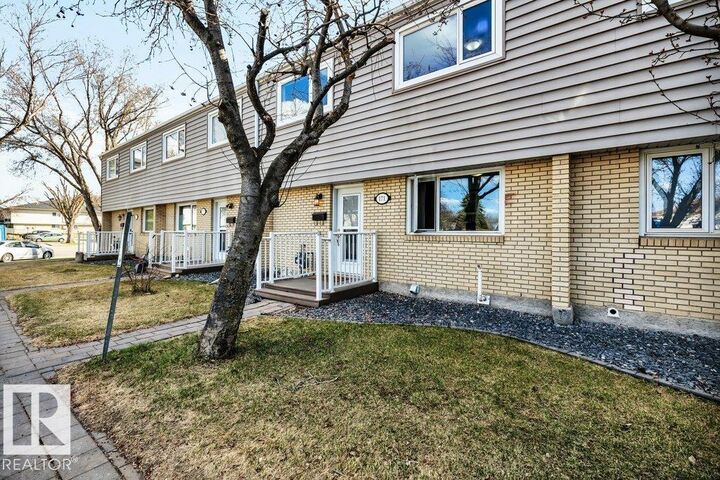 Property Photo:  171 Royal Road NW  AB T6J 2E7 