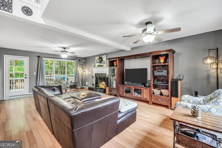 Property Photo: 1100 River Green Court GA 30252