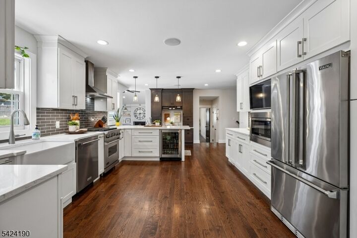 Property Photo:  7 N Wyoming Ave  NJ 07079 