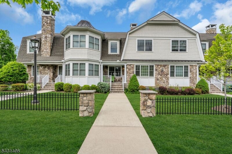 Property Photo:  4 Foley Sq 4A  NJ 07974 