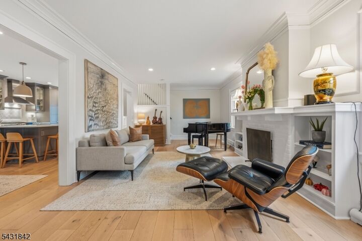 Property Photo:  16 Oakview Ave  NJ 07040 