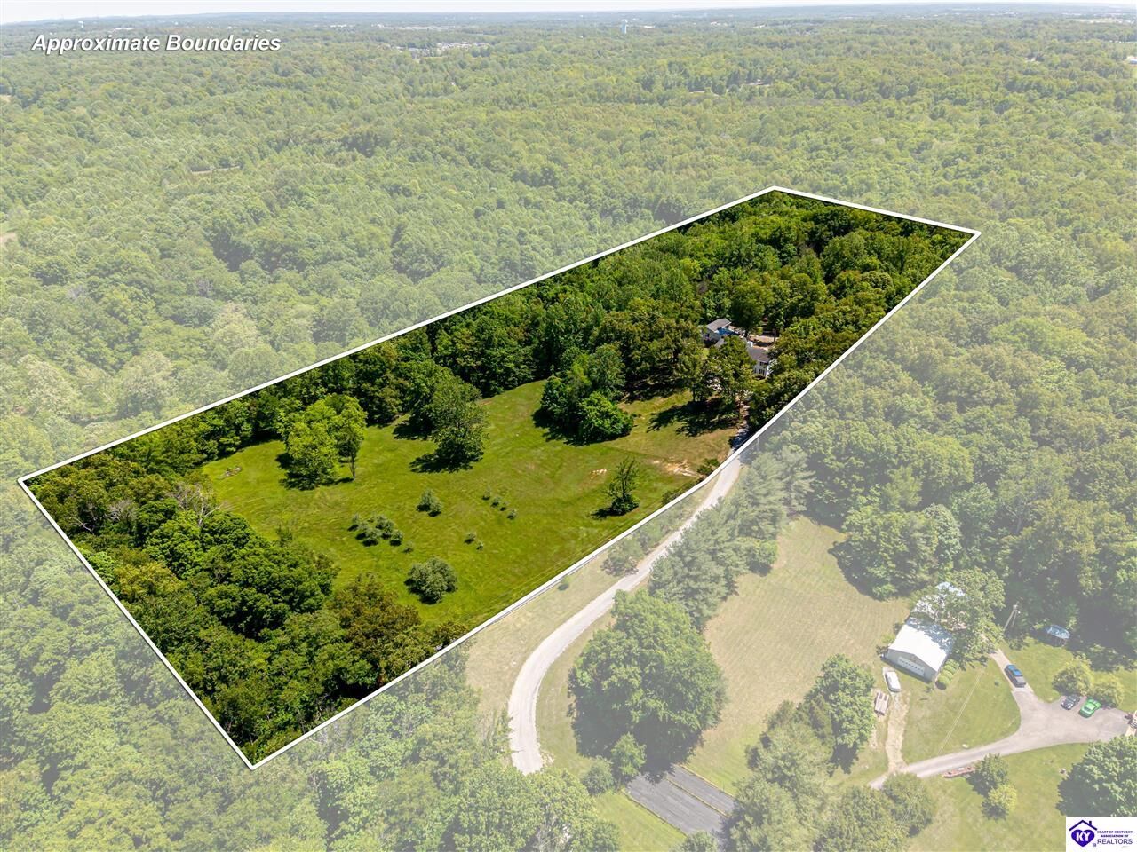Property Photo: 7 Oakwood Court KY 40162-9500