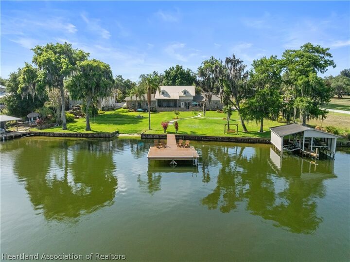 Property Photo:  1236 County Road 17 N  FL 33852 