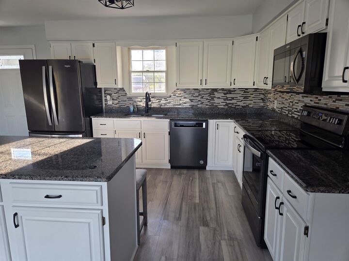 Property Photo:  5331 Oakridge  MI 48612 