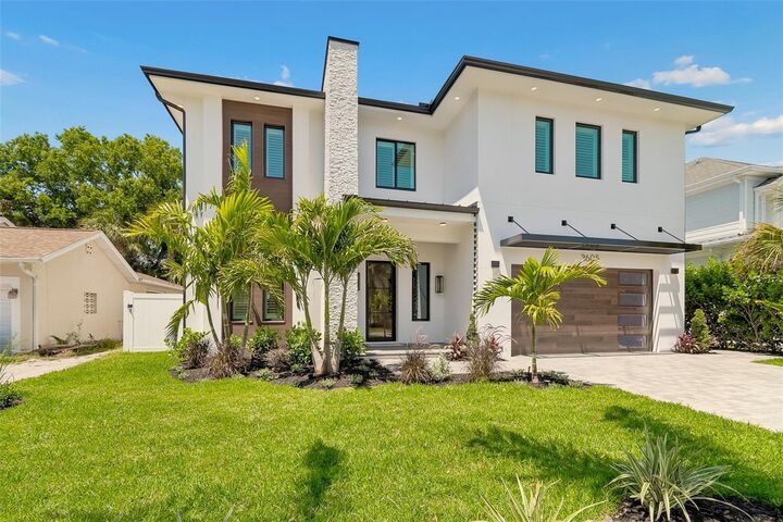 Property Photo: 3605 W Kensington Avenue FL 33629