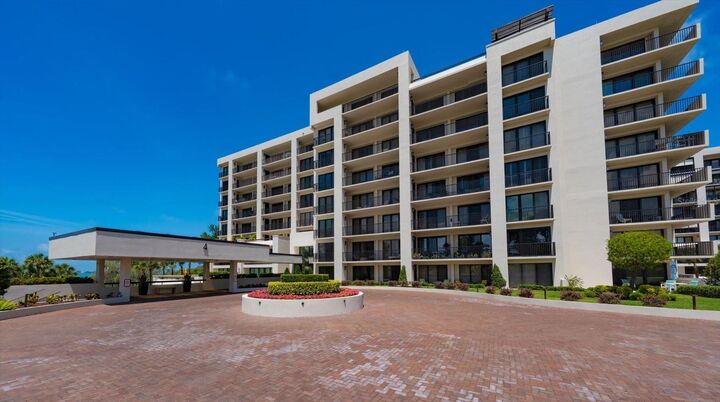 Property Photo:  4 Belleview Boulevard 503  FL 33756 