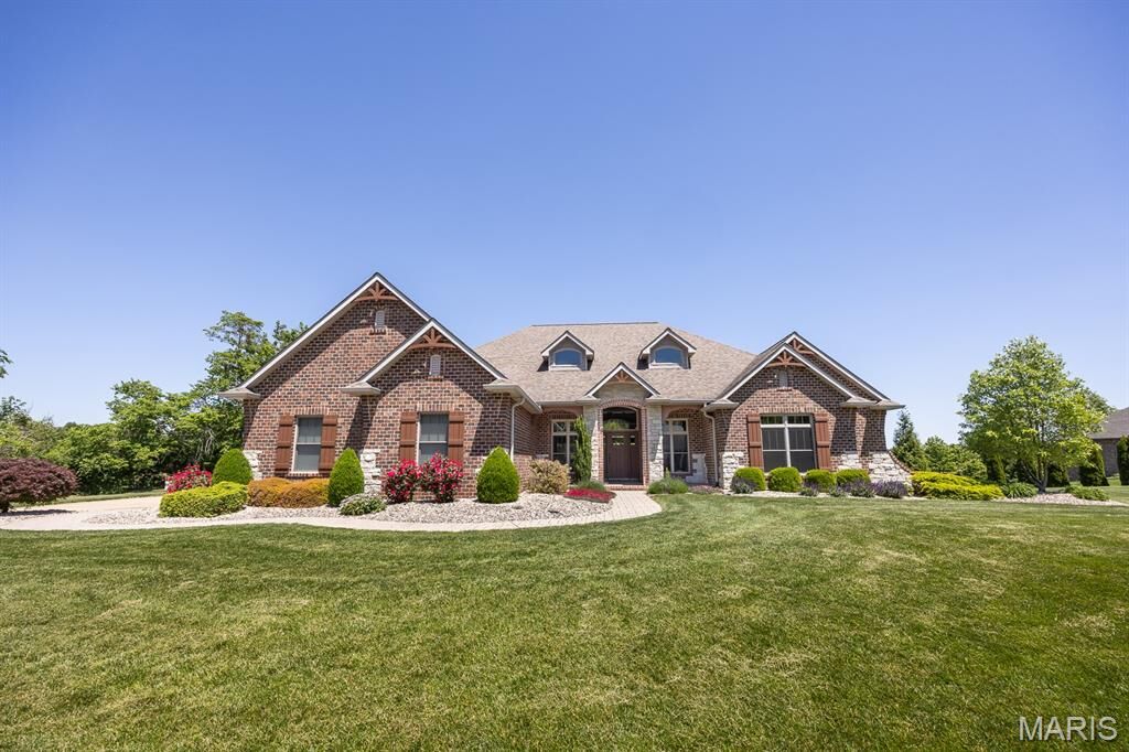 Property Photo: 1916 Windcrest Drive IL 62269