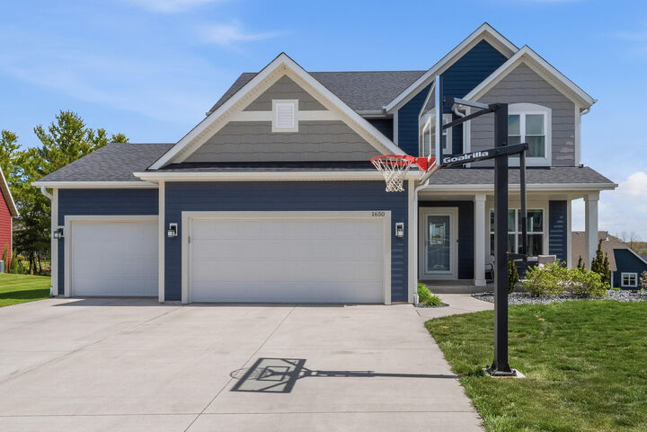 Property Photo:  1650 Spruce St  WI 53074 