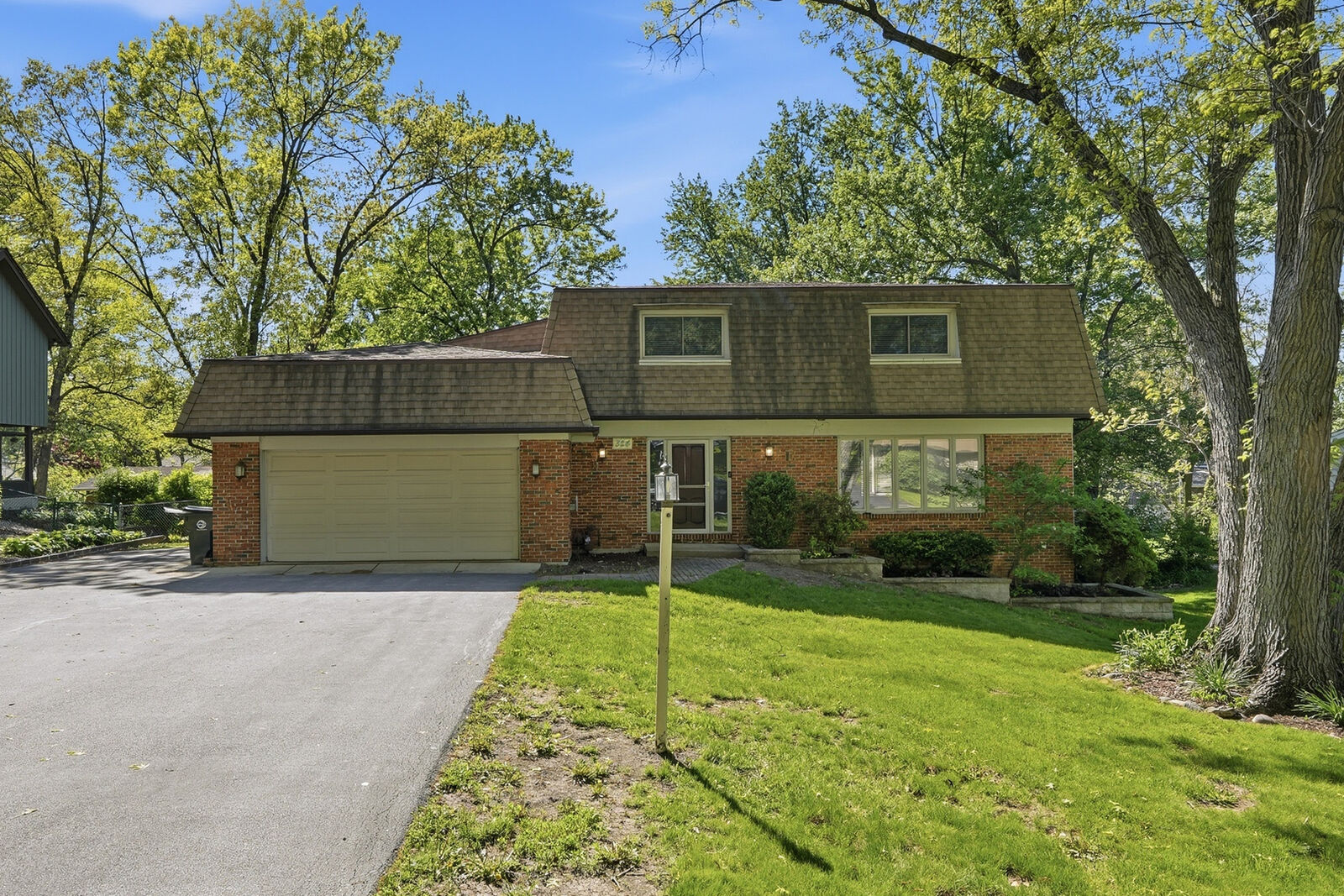 Property Photo: 10S324 E Hampshire Lane IL 60527