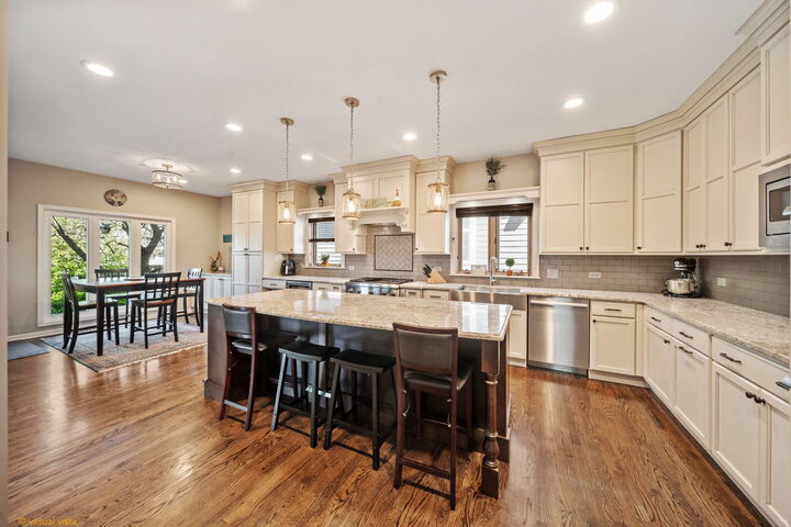 Property Photo:  404 Grand Boulevard  IL 60068 