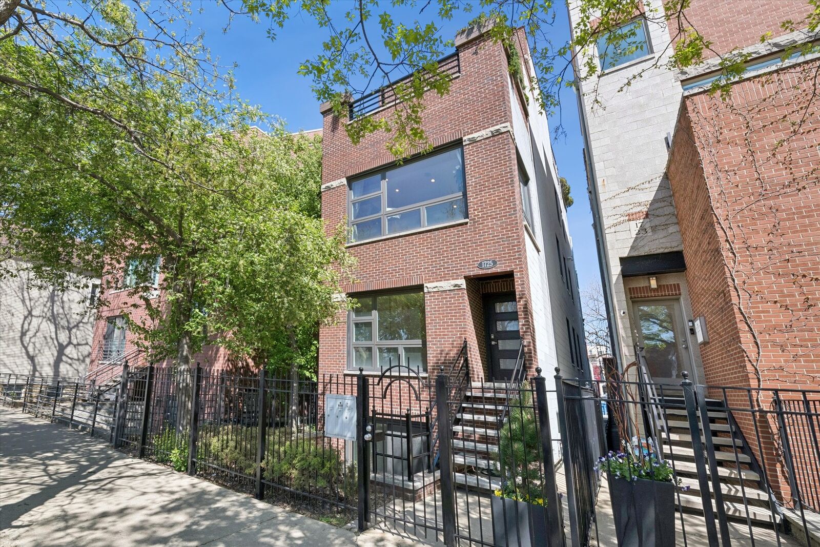 Property Photo:  1725 N Sheffield Avenue 2  IL 60614 
