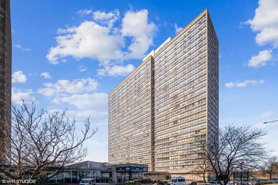 Property Photo:  4800 S Chicago Beach Drive 1910S  IL 60615 