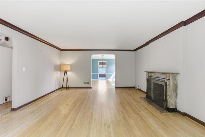 Property Photo:  2814 W Gregory Street  IL 60625 
