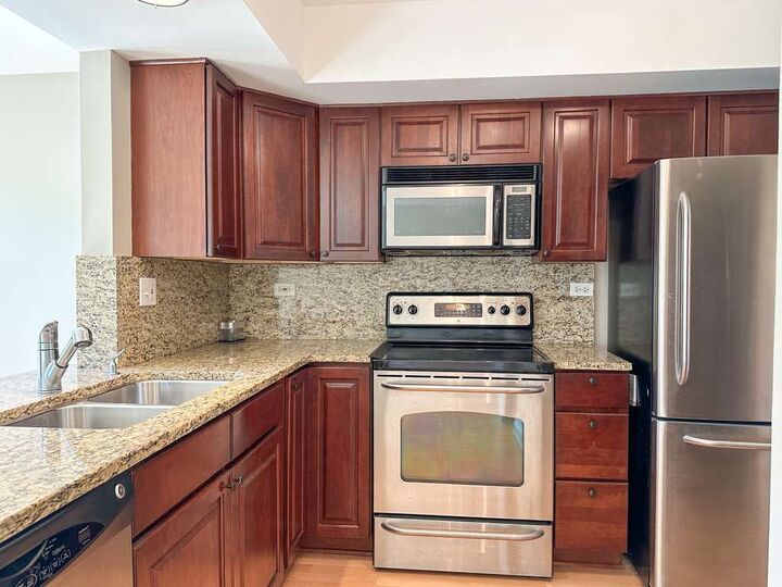 Property Photo: 11 Foxcroft Road 11-127 IL 60565