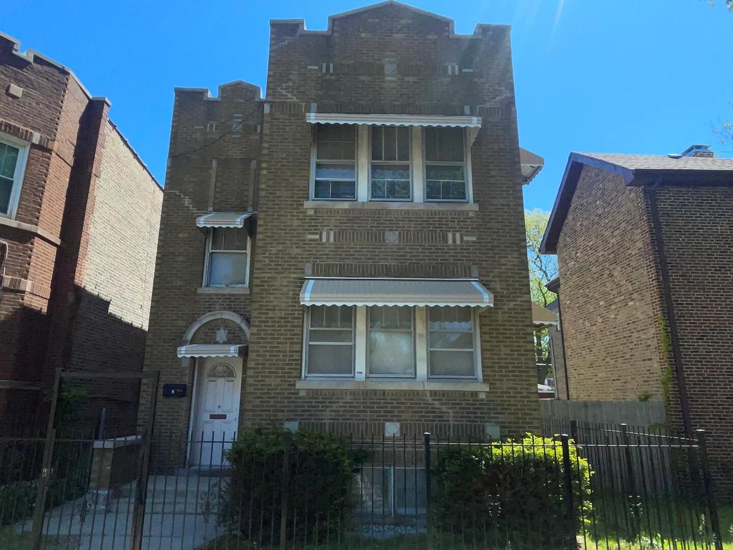 Property Photo: 6451 S Vernon Avenue IL 60637
