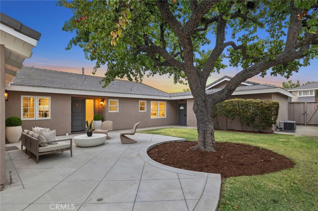 Property Photo:  2839 Carob Street  CA 92660 