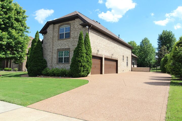Property Photo:  337 Crooked Creek Ln  TN 37075 