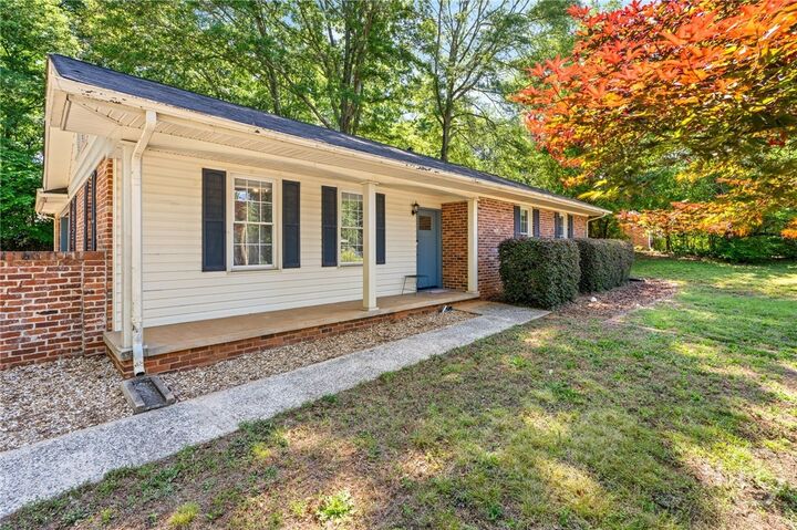 Property Photo:  1009 College Station Road  GA 30605 