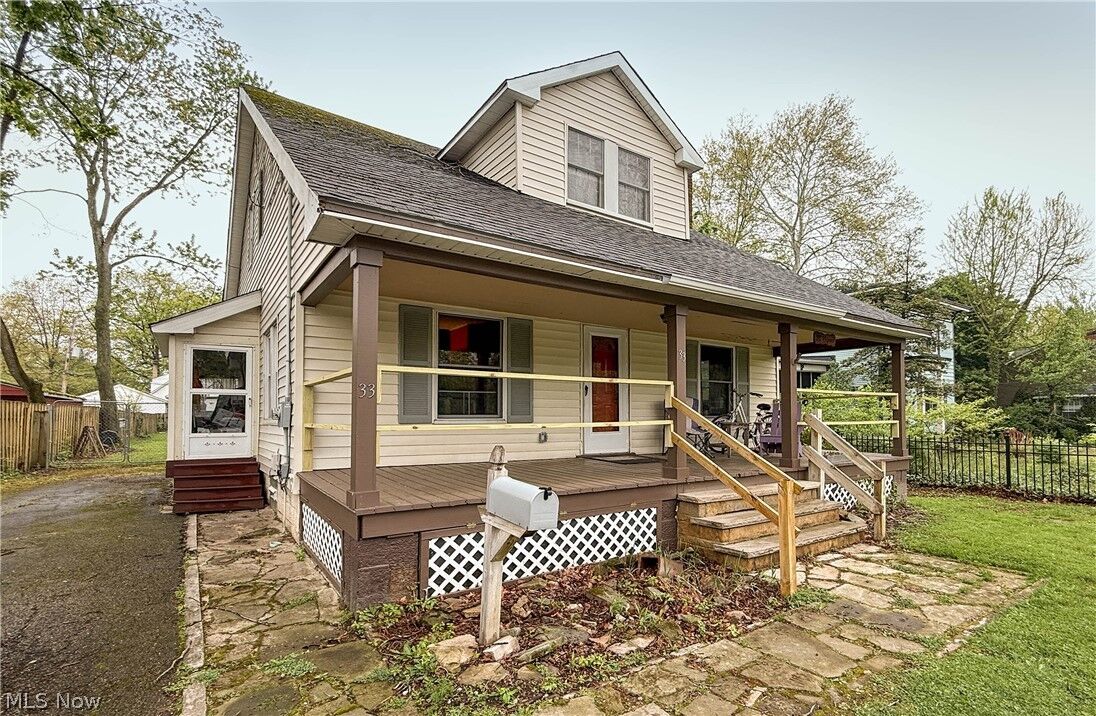 Property Photo:  33 Henry Street  OH 44017 