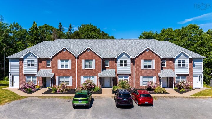 14-24 Kadray Court — photo 1