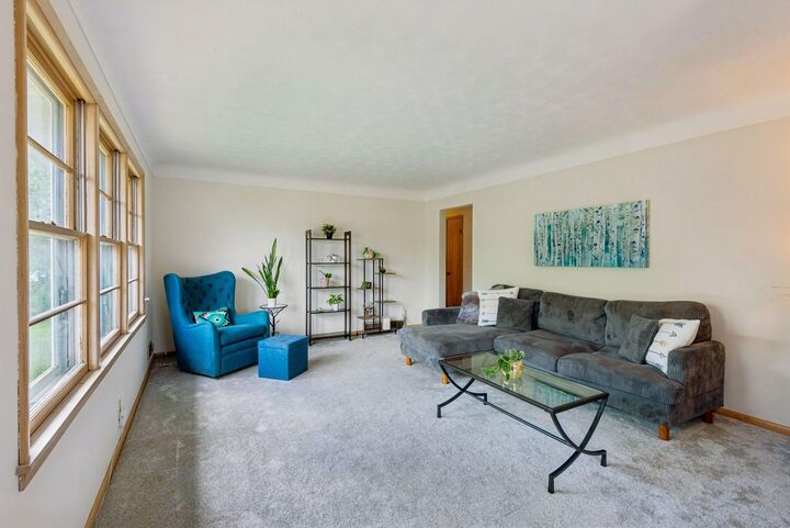 Property Photo:  1073 Eleanor Avenue  MN 55116 