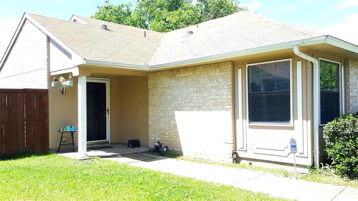 Property Photo:  4423 Chapman Street  TX 75056 