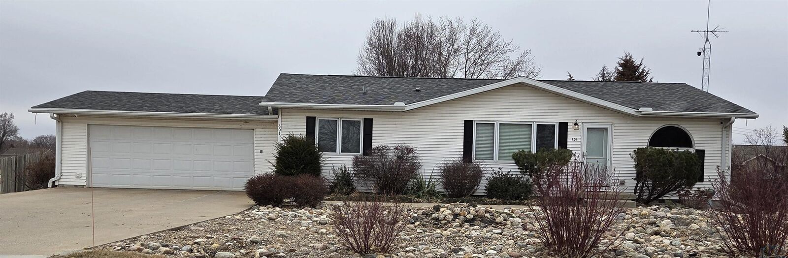 Property Photo:  601 N 6th St  NE 68731 