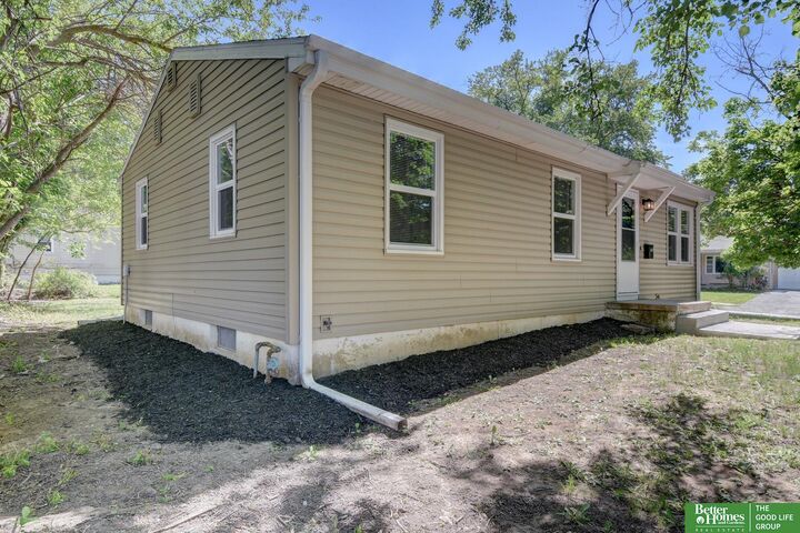 Property Photo:  6119 Camden Avenue  NE 68104 