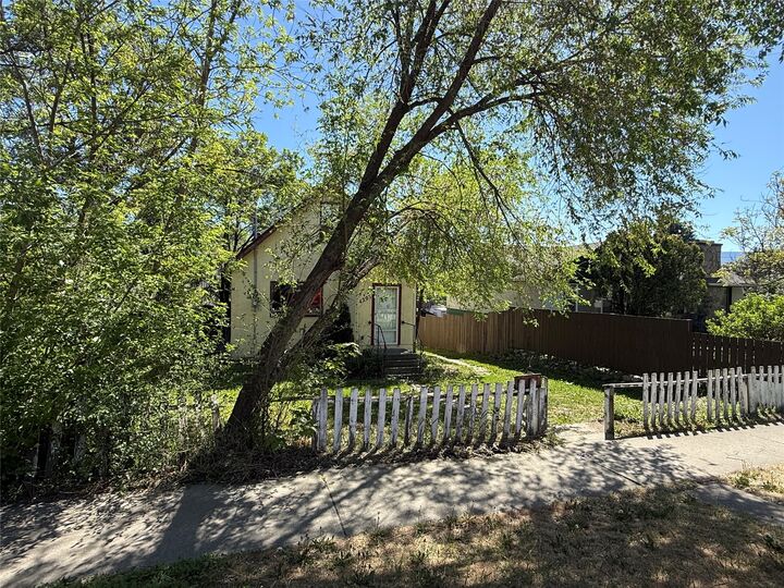 Property Photo: 4203 34 Street BC V1B 3A7